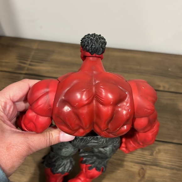 The Marvel legends red Incredible Hulk deluxe action figure - Picture 4 of 8